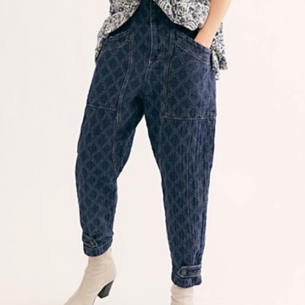 Free People Sashiko Relaxed Slouchy Jeans in blue - size S